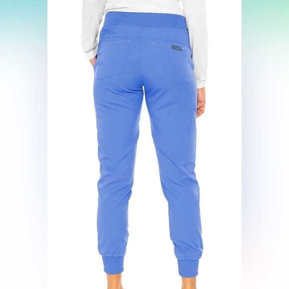 Med Couture Scrub Set Top & Petite Jogger pants - Picture 2 of 10